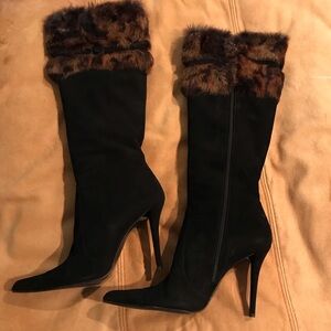 12 Stuart Weitzman Elegant Black Fur-Trimmed Black Suede Boots